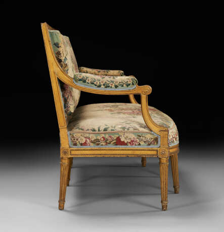 A SUITE OF LOUIS XVI GILT WALNUT AND BEAUVAIS TAPESTRY SEAT FURNITURE - photo 5