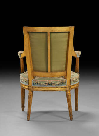 A SUITE OF LOUIS XVI GILT WALNUT AND BEAUVAIS TAPESTRY SEAT FURNITURE - photo 9