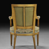 A SUITE OF LOUIS XVI GILT WALNUT AND BEAUVAIS TAPESTRY SEAT FURNITURE - photo 9