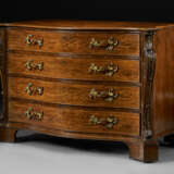 A PAIR OF GEORGE III MAHOGANY SERPENTINE COMMODES - photo 3