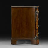 A PAIR OF GEORGE III MAHOGANY SERPENTINE COMMODES - photo 5