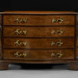 A PAIR OF GEORGE III MAHOGANY SERPENTINE COMMODES - photo 11