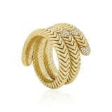 BULGARI DIAMOND AND GOLD 'SPIGA' BRACELET - photo 3