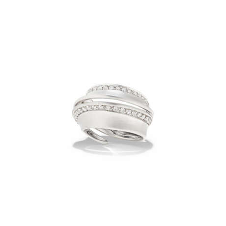 NO RESERVE | LILY GABRIELLA DIAMOND AND WHITE GOLD RING - фото 1