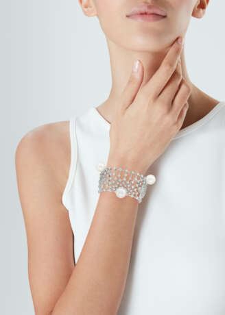 CULTURED PEARL AND DIAMOND BRACELET - photo 2