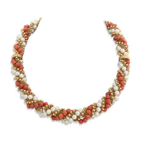 VAN CLEEF & ARPELS ENSEMBLE 'TWIST' CORAIL ET PERLES DE CULTURE - photo 6