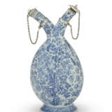 A CONTINENTAL SILVER-MOUNTED CHINESE PORCELAIN BLUE AND WHITE DOUBLE BOTTLE - photo 1