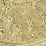 A CONTINENTAL SILVER-GILT LARGE SIDEBOARD DISH - Foto 3