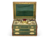 AN ASSEMBLED GERMAN SILVER-GILT, AND RUBY GLASS APOTHECARY SERVICE - Foto 2