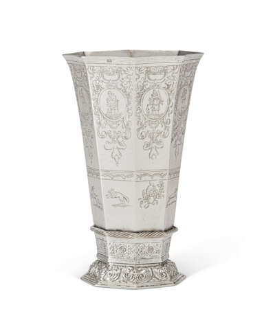 A DUTCH SILVER BEAKER - photo 3