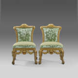 A PAIR OF GEORGE II WALNUT AND PARCEL-GILT SIDE CHAIRS - photo 3