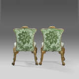 A PAIR OF GEORGE II WALNUT AND PARCEL-GILT SIDE CHAIRS - photo 4