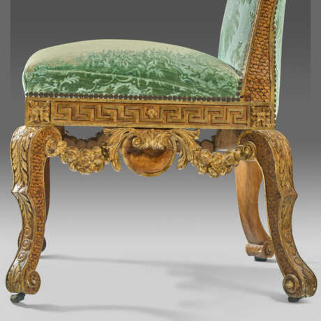 A PAIR OF GEORGE II WALNUT AND PARCEL-GILT SIDE CHAIRS - photo 8