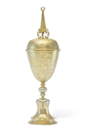 A JAMES I SILVER-GILT STEEPLE CUP AND COVER - photo 2