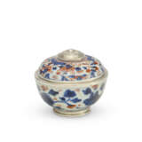 A REGENCE SILVER-MOUNTED IMARI PORCELAIN BOWL AND COVER - photo 3