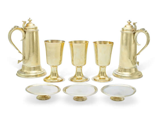 A CHARLES II AND GEORGE I EIGHT-PIECE SILVER-GILT COMMUNION SERVICE - фото 1