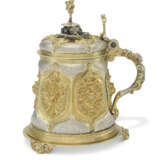 A GERMAN PARCEL-GILT SILVER TANKARD - photo 2