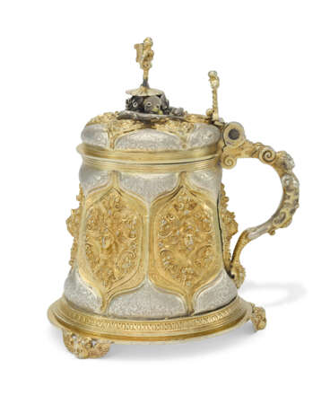 A GERMAN PARCEL-GILT SILVER TANKARD - photo 2