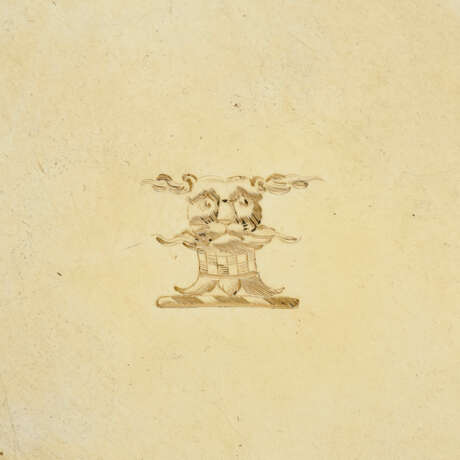 A PAIR OF GEORGE III SILVER-GILT WINE COASTERS - фото 3