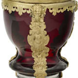 A GILT-COPPER MOUNTED RUBY GLASS CUP AND COVER - фото 5