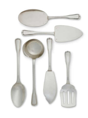 A FRENCH SILVER FLATWARE SERVICE - Foto 2