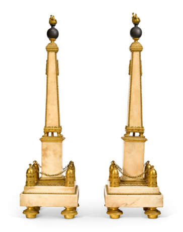 A PAIR OF FRENCH ORMOLU-MOUNTED WHITE MARBLE OBELISKS - фото 2