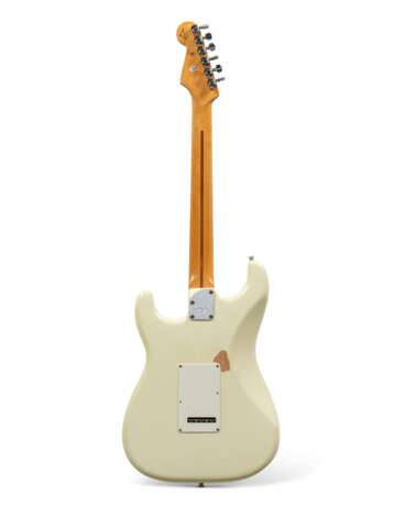 FENDER MUSICAL INSTRUMENTS CORPORATION, CORONA, CALIFORNIA, CIRCA 2001 - photo 2