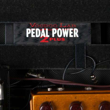 JEFF BECK`S SMALL PERFORMANCE PEDALBOARD - фото 5