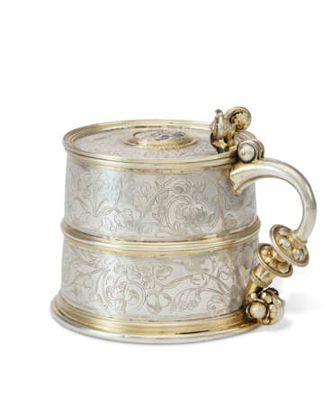 A GERMAN PARCEL-GILT SILVER TANKARD - photo 1