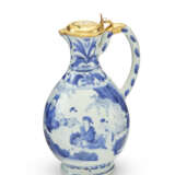 A DUTCH ENAMELED GOLD-MOUNTED CHINESE PORCELAIN BLUE AND WHITE JUG AND COVER - фото 3