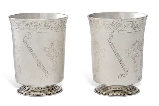 A PAIR OF ELIZABETH I BEAKERS - photo 2