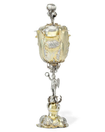 A GERMAN PARCEL-GILT SILVER CUP AND COVER - фото 2