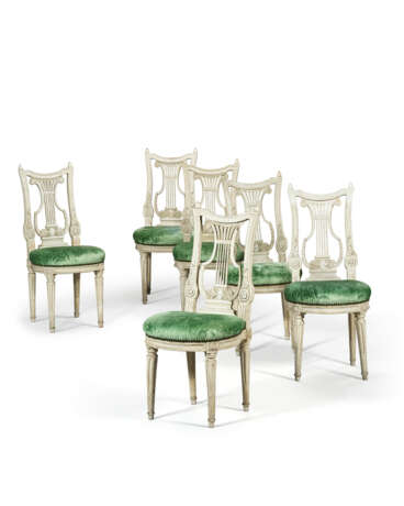 A SET OF SIX LOUIS XVI GREY-PAINTED WALNUT CHAISES - Foto 1