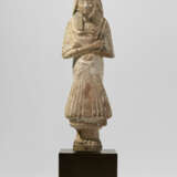 AN EGYPTIAN LIMESTONE OVERSEER SHABTI - photo 1