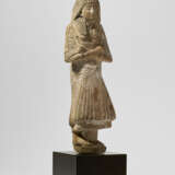 AN EGYPTIAN LIMESTONE OVERSEER SHABTI - photo 2