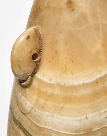 A LARGE EGYPTIAN ALABASTER ALABASTRON - photo 3