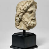 A ROMAN MARBLE HEAD OF ASCLEPIUS - Foto 4