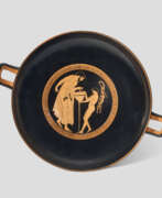 Période archaïque. AN ATTIC RED-FIGURED KYLIX