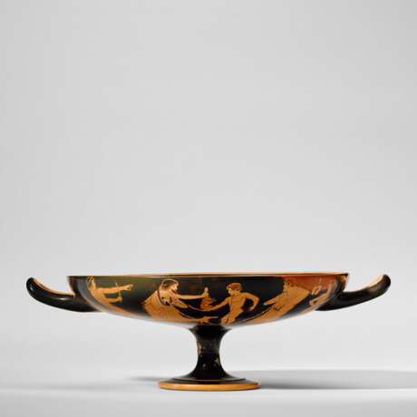 AN ATTIC RED-FIGURED KYLIX - photo 4