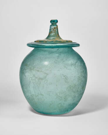 A ROMAN GLASS LIDDED CINERARY URN - Foto 1