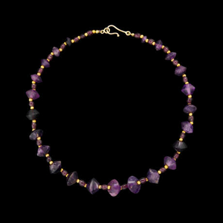 AN EGYPTIAN AMETHYST BEAD NECKLACE - photo 1