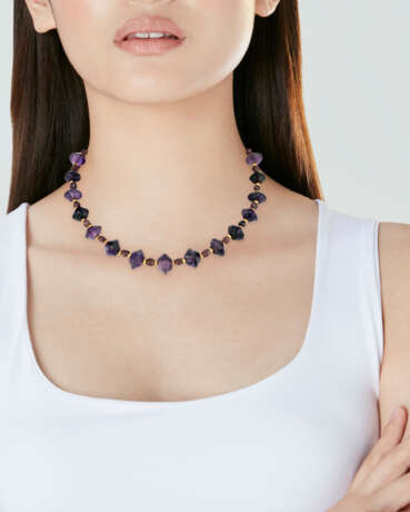 AN EGYPTIAN AMETHYST BEAD NECKLACE - photo 3