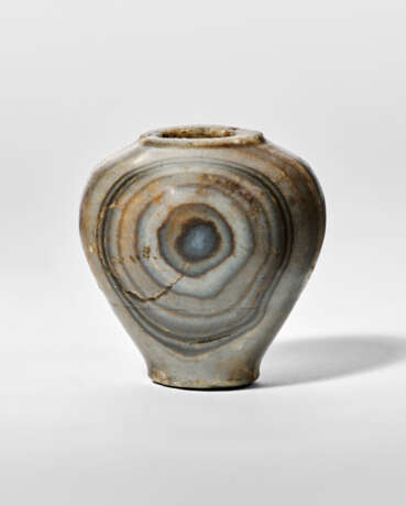 AN EGYPTIAN BANDED AGATE KOHL JAR - photo 1