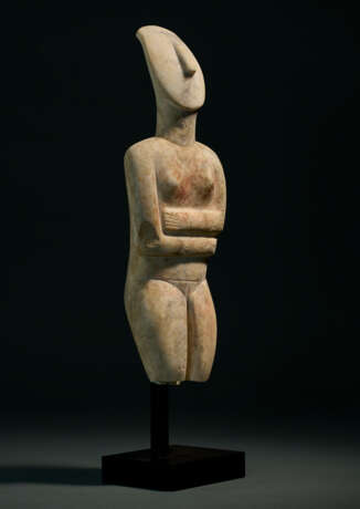 A LARGE CYCLADIC MARBLE FEMALE FIGURE - photo 2