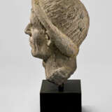 AN ETRUSCAN NENFRO PORTRAIT HEAD OF A MAN - photo 3