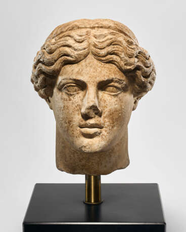 AN OVER-LIFESIZED ROMAN MARBLE HEAD OF APOLLO - photo 1