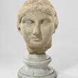 A GREEK MARBLE PORTRAIT HEAD OF ARSINO&#203; II - Maintenant aux enchères