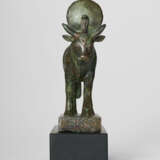 AN EGYPTIAN ELECTRUM-INLAID BRONZE APIS BULL - photo 2