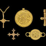 FIVE BYZANTINE GOLD JEWELRY ELEMENTS - фото 1