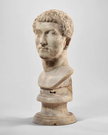 A ROMAN MARBLE PORTRAIT HEAD OF A MAN - photo 2